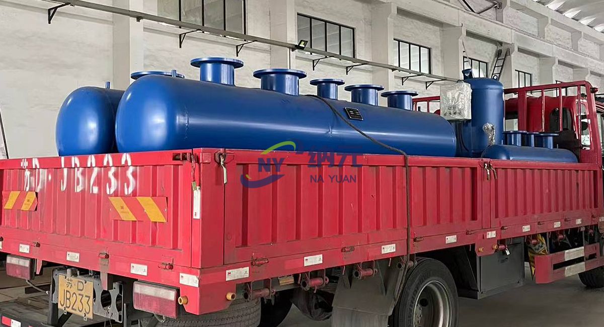 江蘇常州專(zhuān)車(chē)直達(dá)分集水器4臺(tái)，定壓補(bǔ)水機(jī)組1套